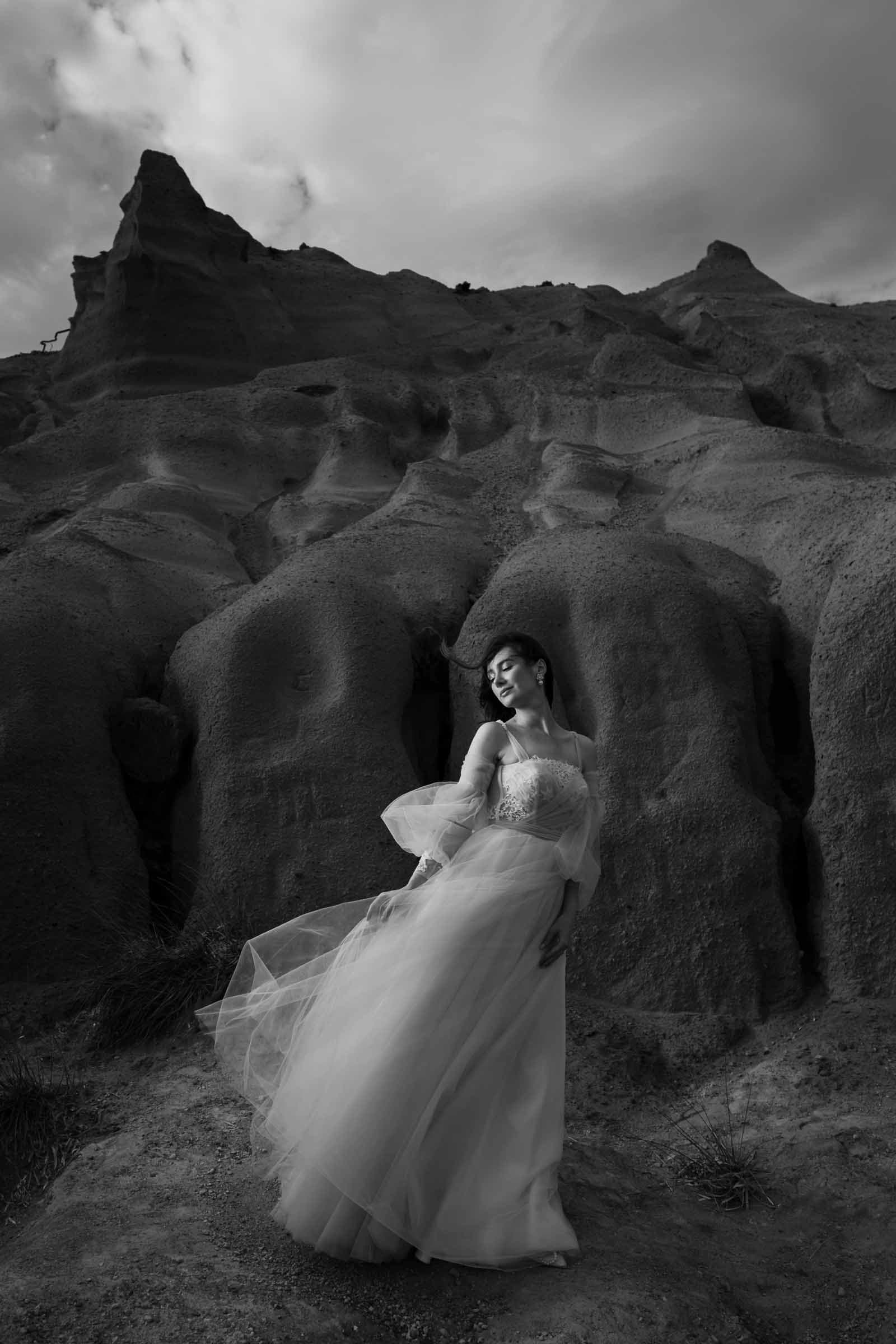 Tudor and Felicia after wedding session in Oia-11