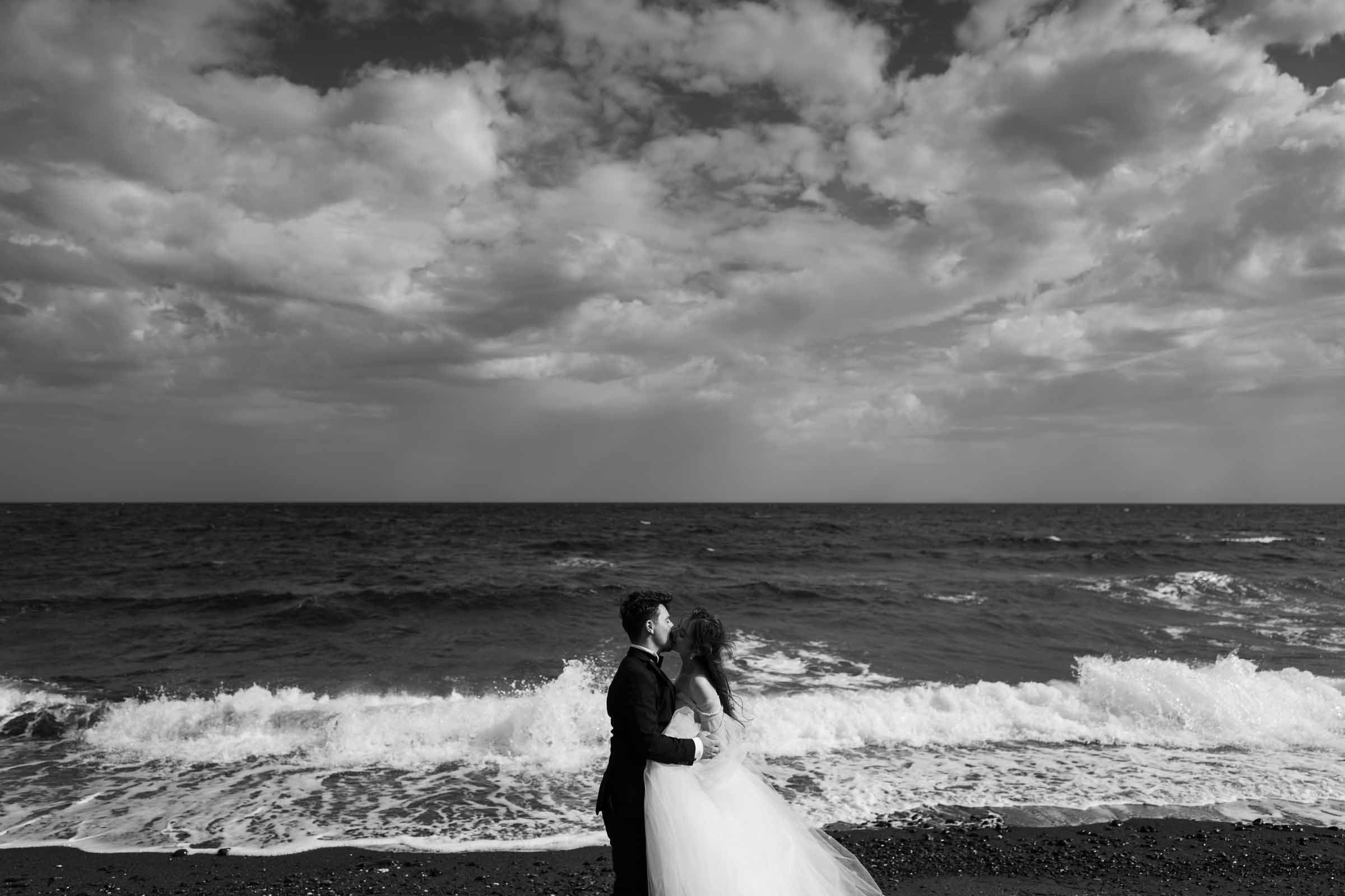 Tudor and Felicia after wedding session in Oia-13