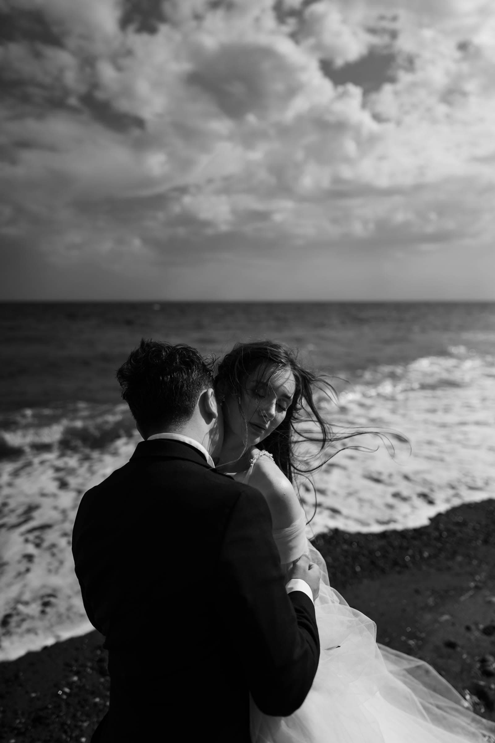 Tudor and Felicia after wedding session in Oia-14