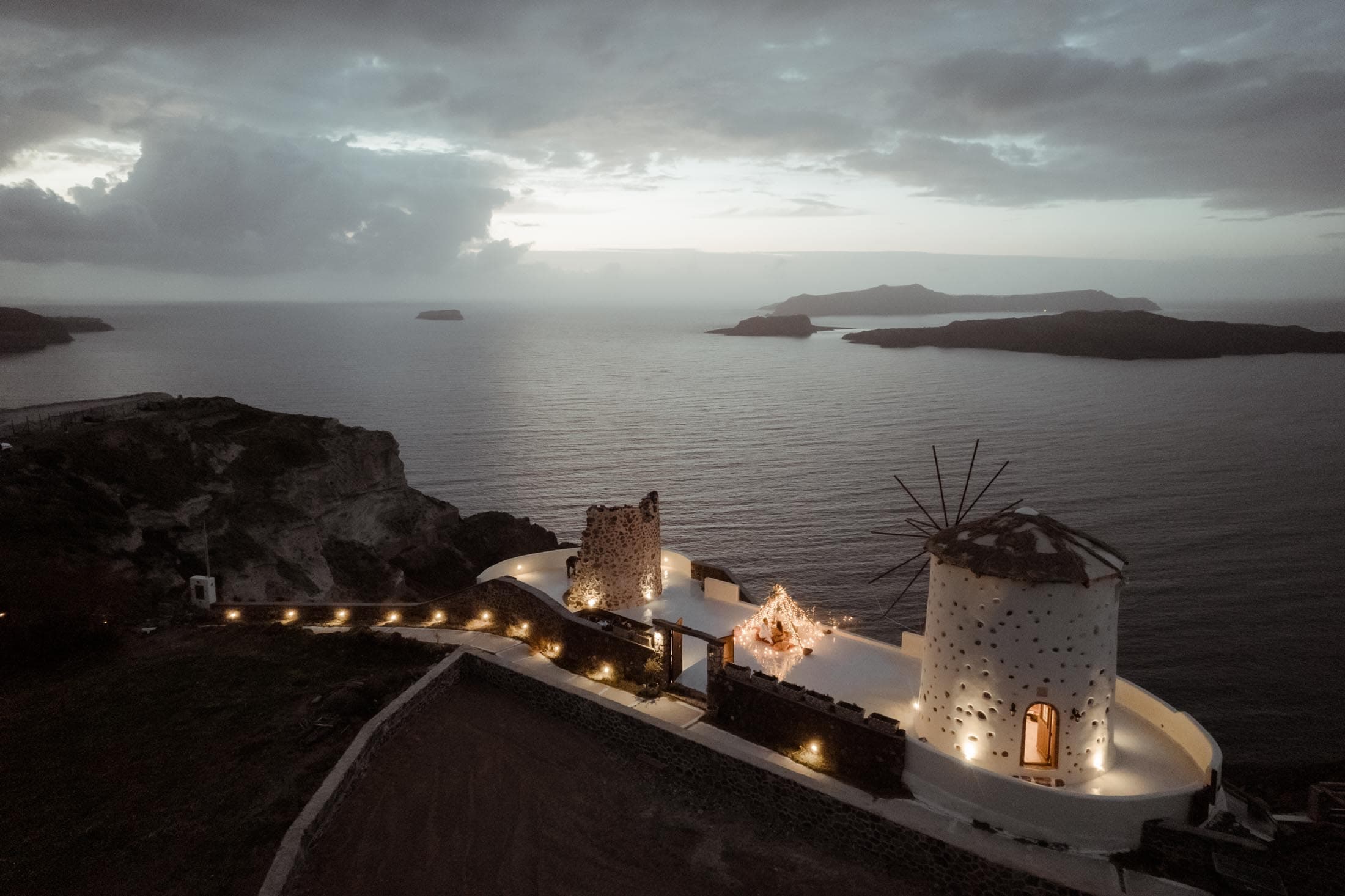 A Santorini proposal in the heart of winter