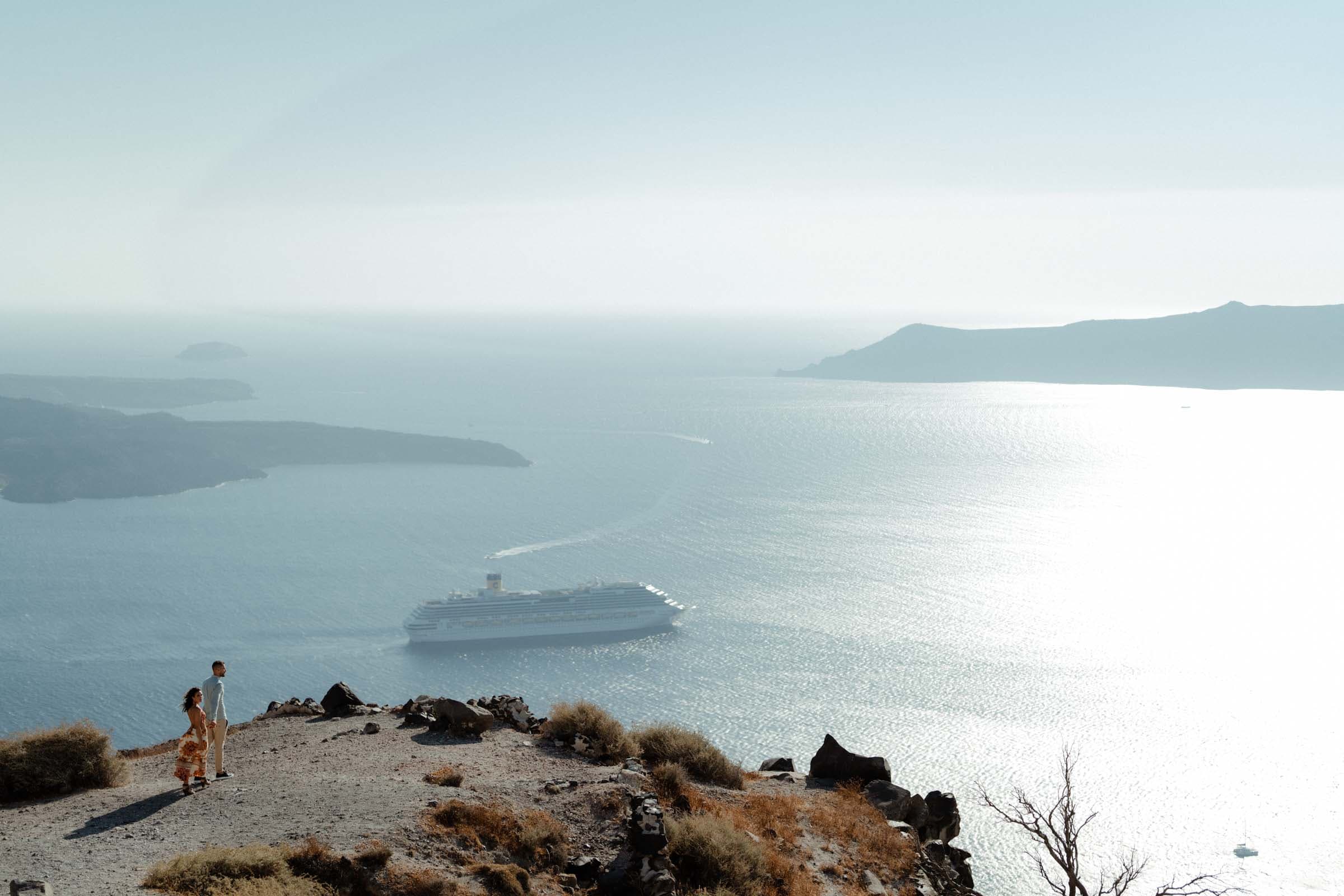 Luca & Malia – engagement session in Santorini-19