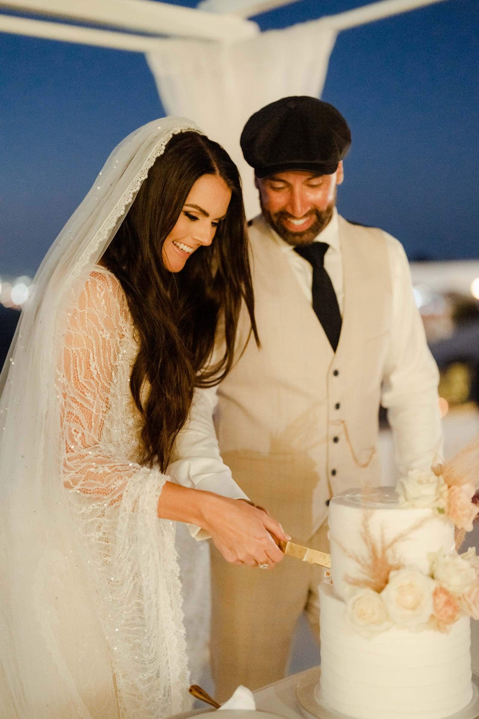 Sarah and Tarv | wedding in Santorini Gem-68