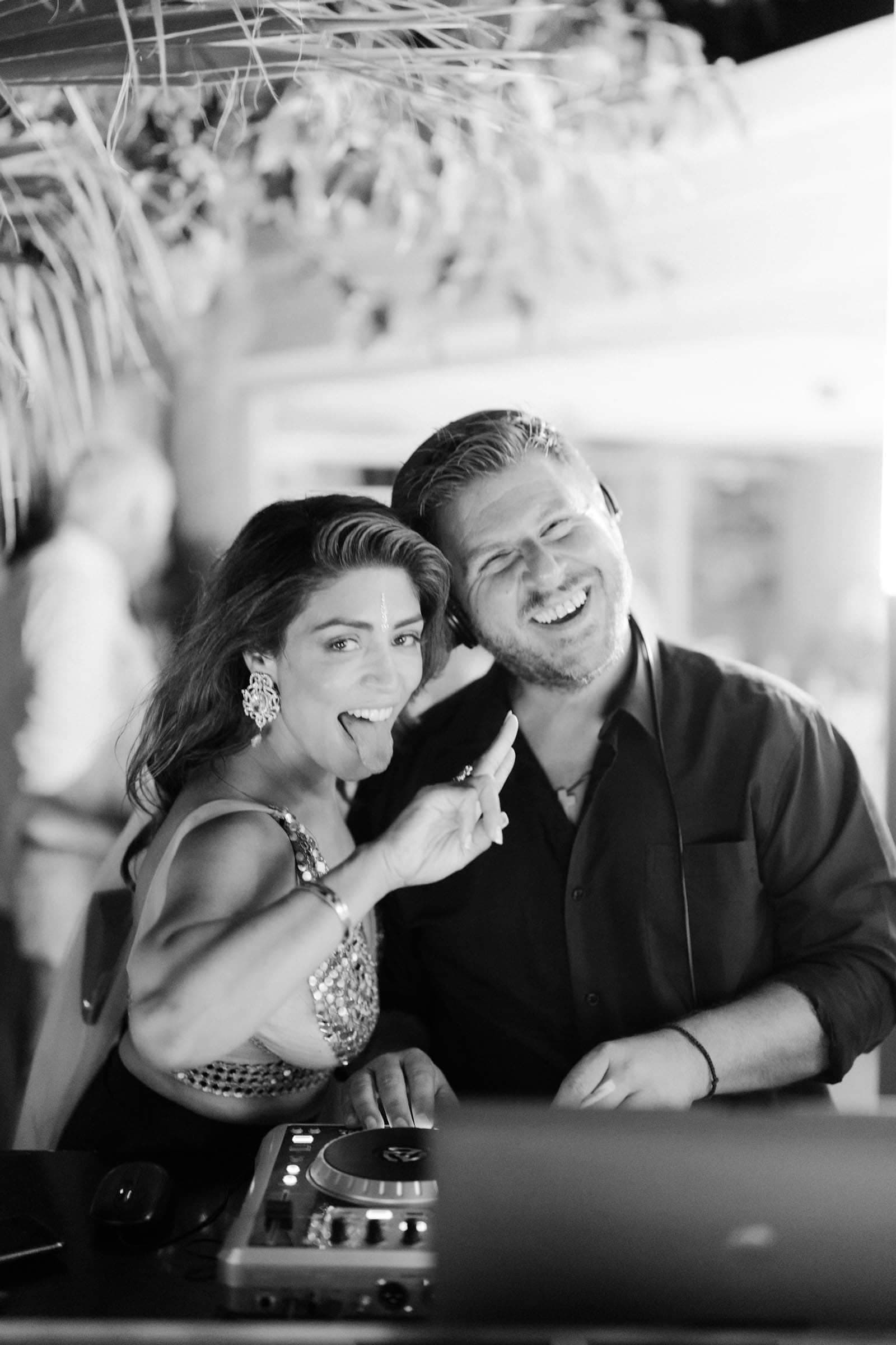 Sarah and Tarv | wedding in Santorini Gem Wedding Santorini-86
