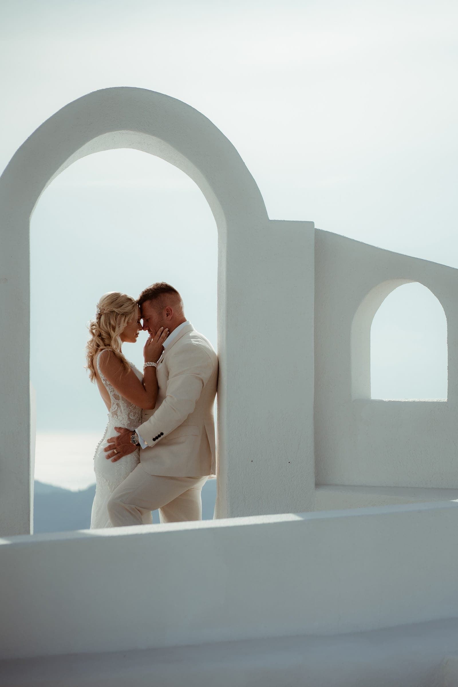 The ultimate posing guide for brides. Weddings