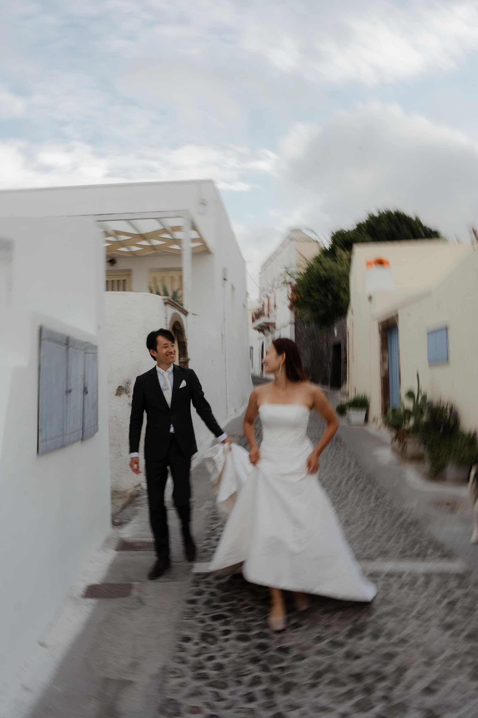 The ultimate posing guide for brides. Weddings