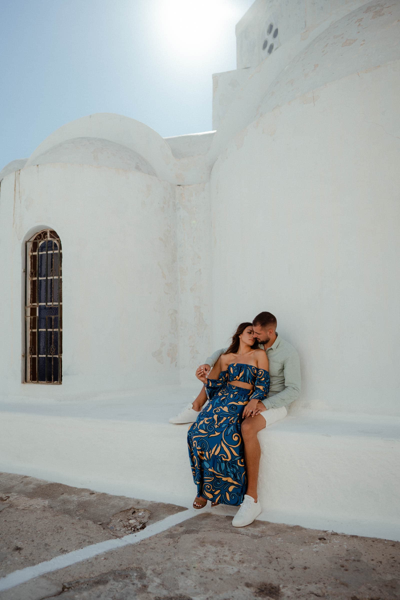 Luca & Malia | Couple photoshoot in Pyrgos and Imerovigli Couple Sessions-10