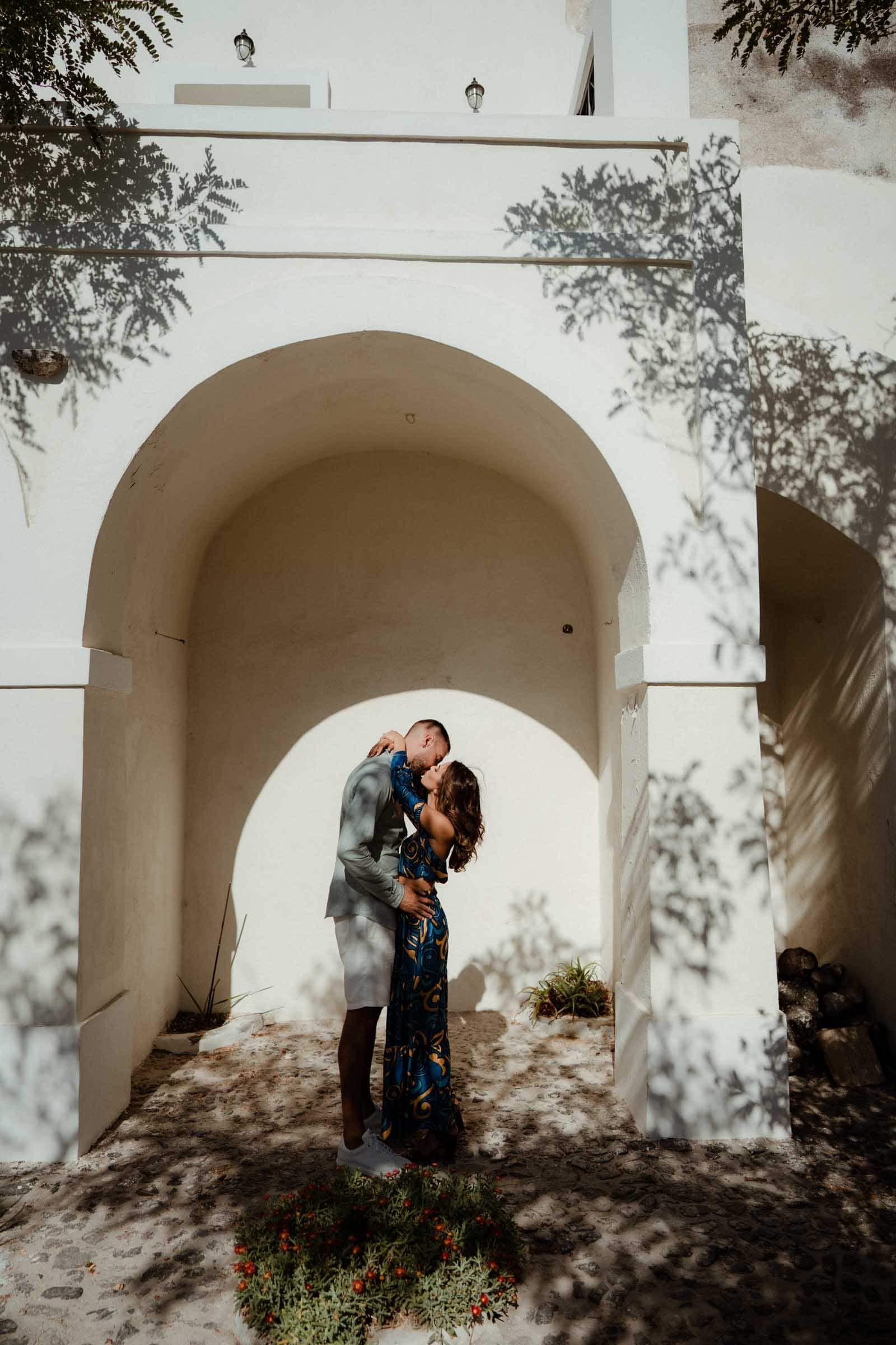 Luca & Malia | Couple photoshoot in Pyrgos and Imerovigli-11