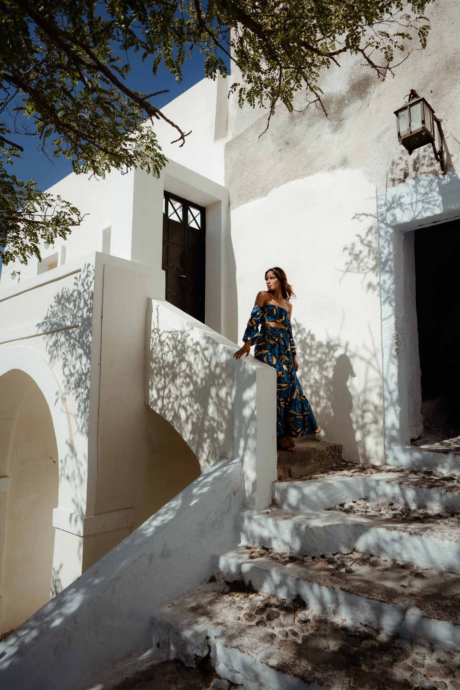 Luca & Malia | Couple photoshoot in Pyrgos and Imerovigli Couple Sessions-12