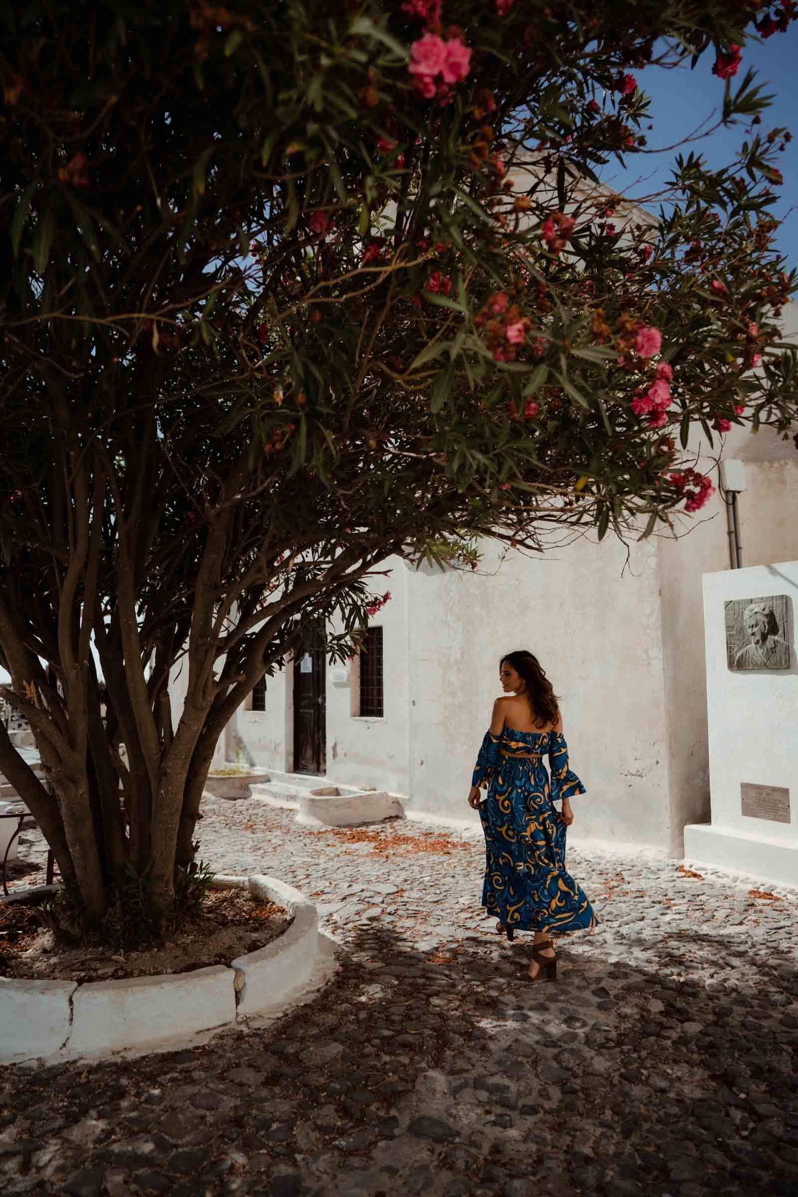 Luca & Malia | Couple photoshoot in Pyrgos and Imerovigli Couple Sessions-13