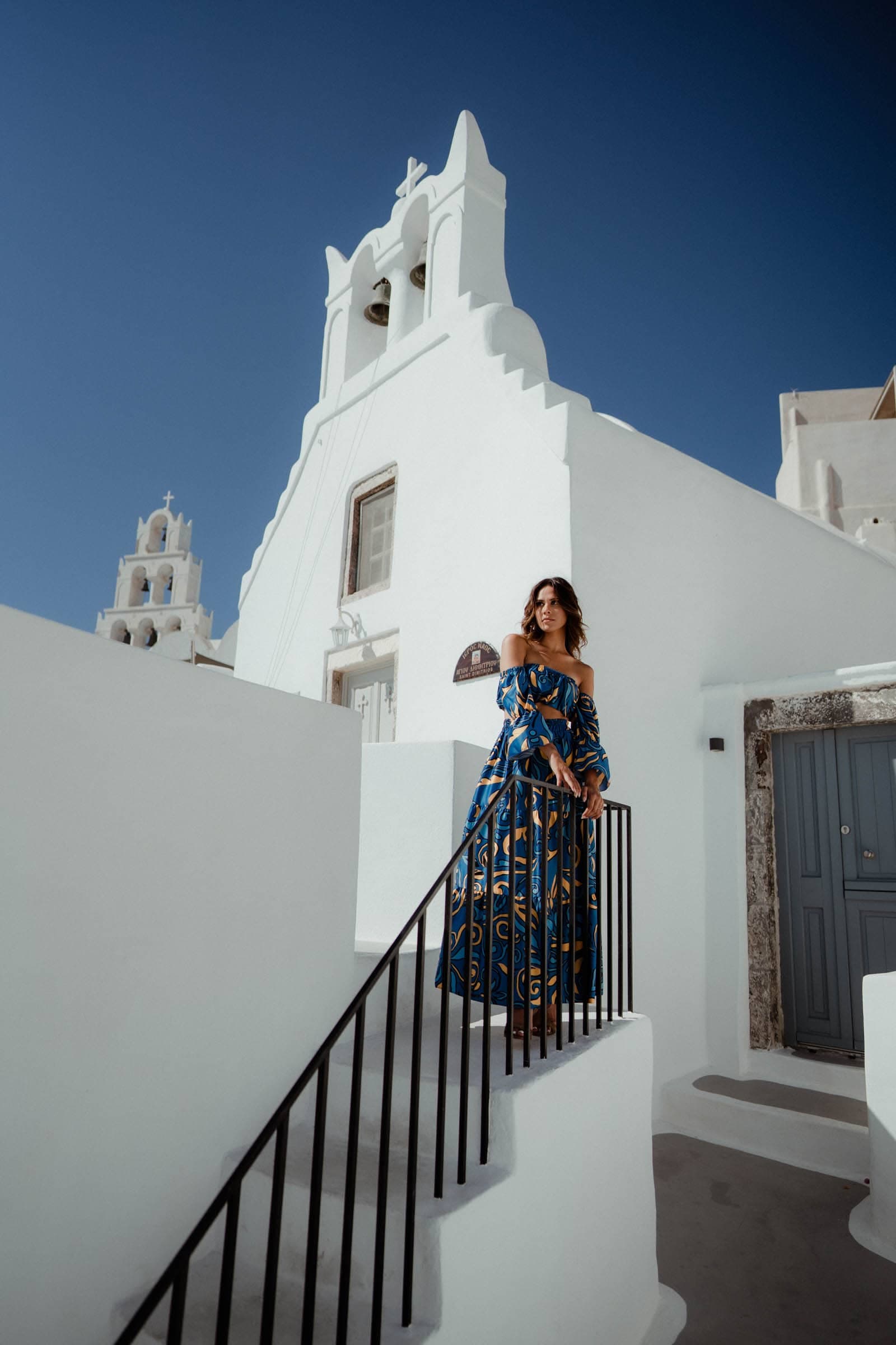 Luca & Malia | Couple photoshoot in Pyrgos and Imerovigli Couple Sessions-7