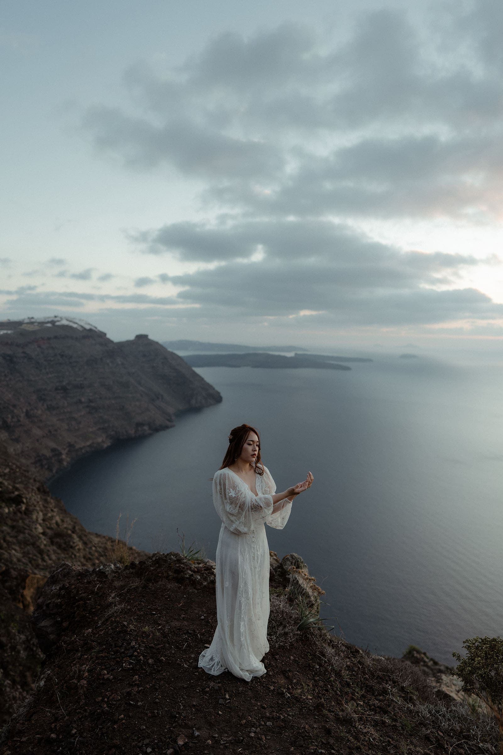 Why you SHOULD book your Santorini photoshoot in the winter Weddings-2