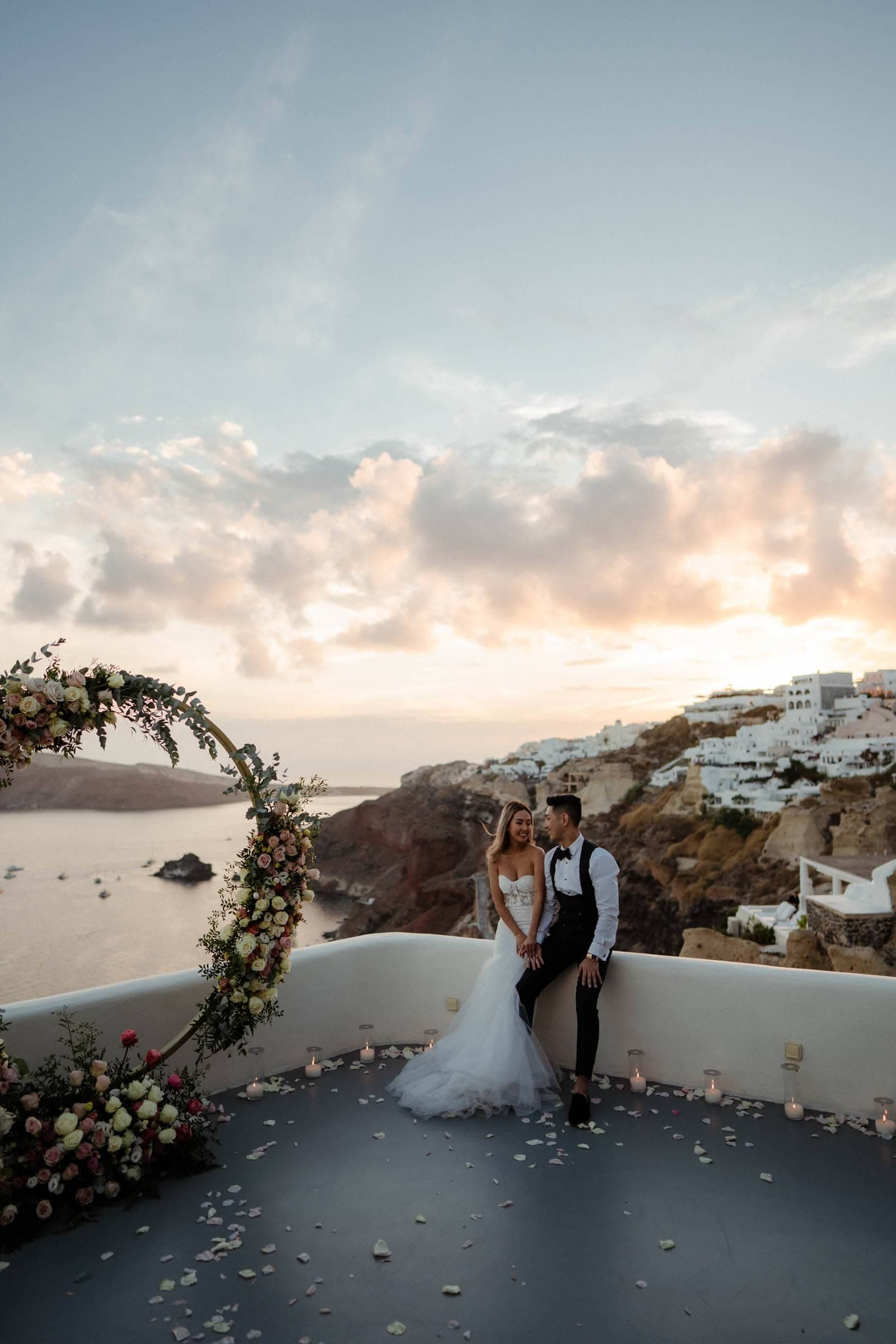 Why you SHOULD book your Santorini photoshoot in the winter Weddings-1