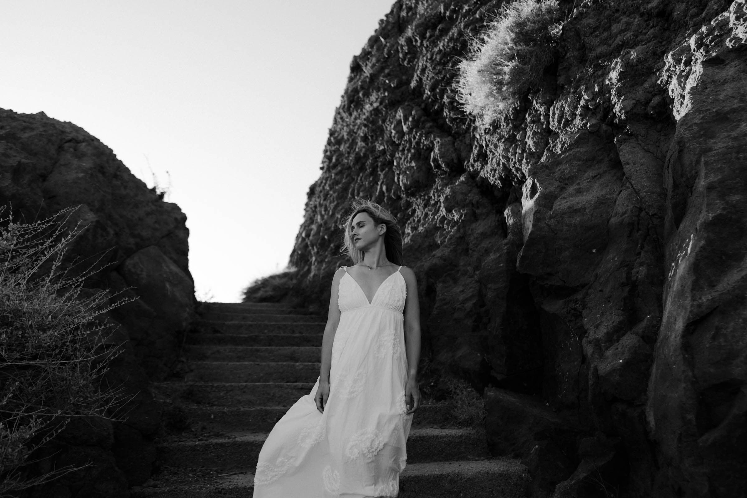 Floyd & Lauren – Santorini Proposal in Skaros rock Proposals in Santorini-11