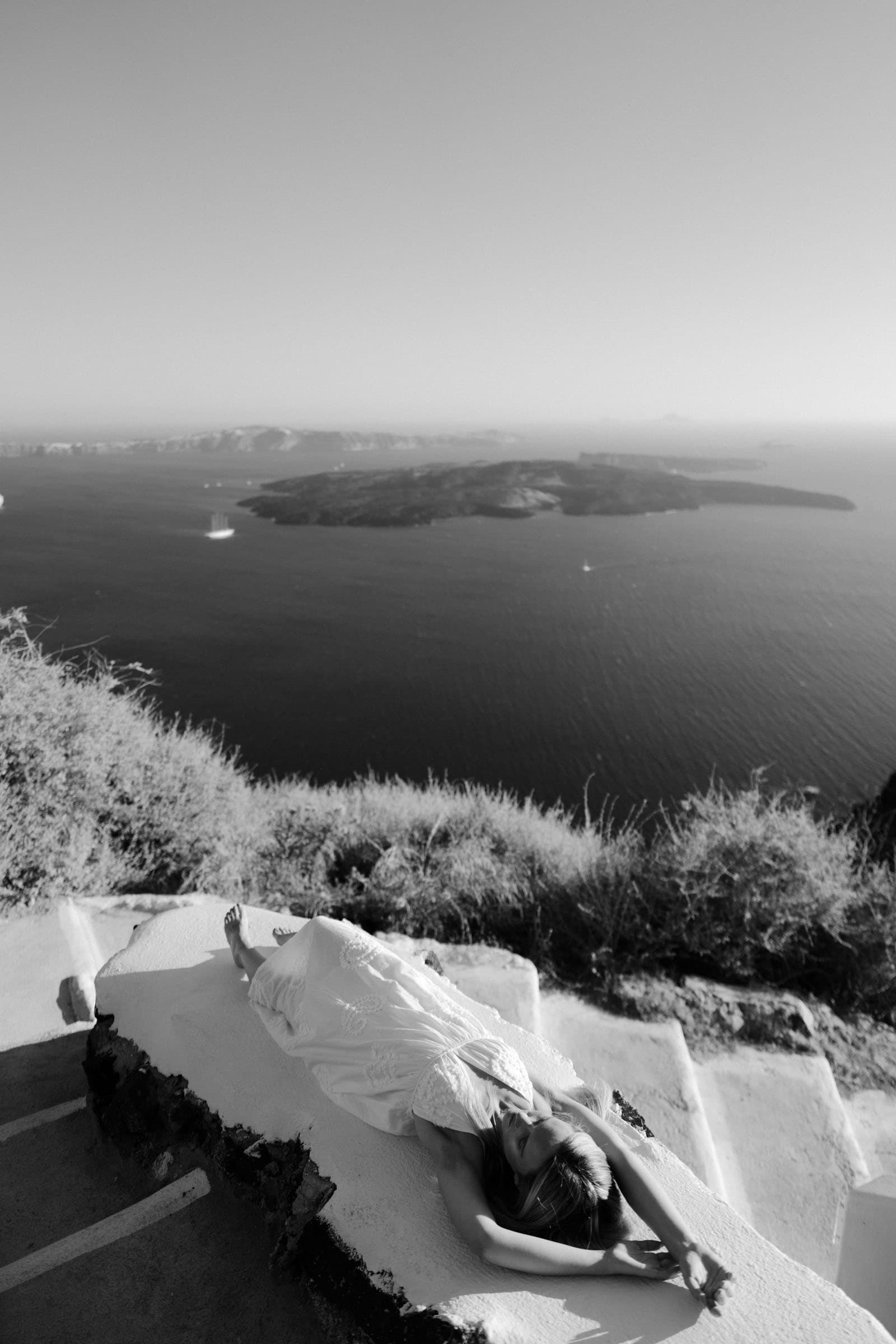 Floyd & Lauren – Santorini Proposal in Skaros rock Proposals in Santorini-3