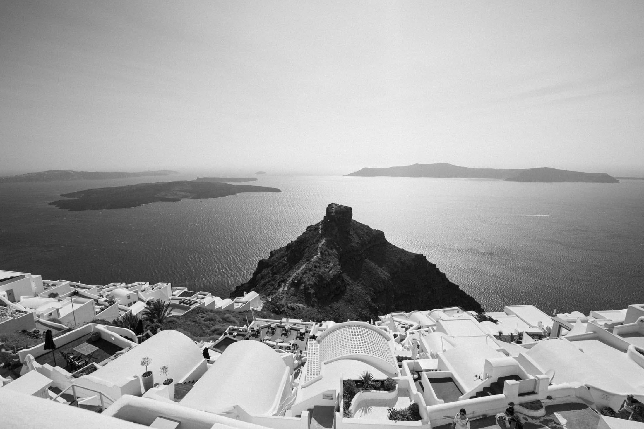 Miguel and Steffanie | emotions unfold in black and white Wedding Santorini-7