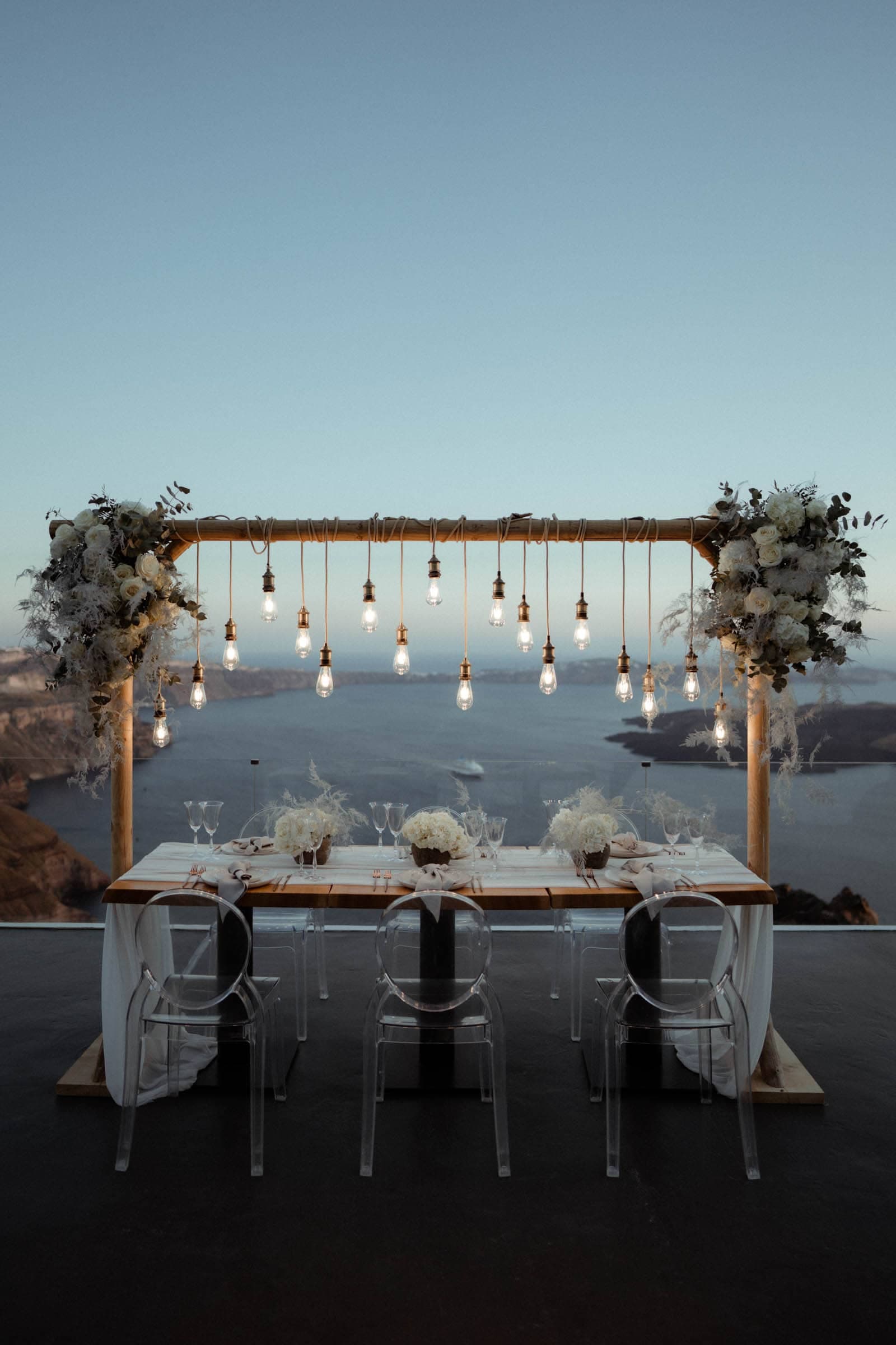 Wedding editorial photoshoot at Stella Rocca a mare. Wedding Santorini-15