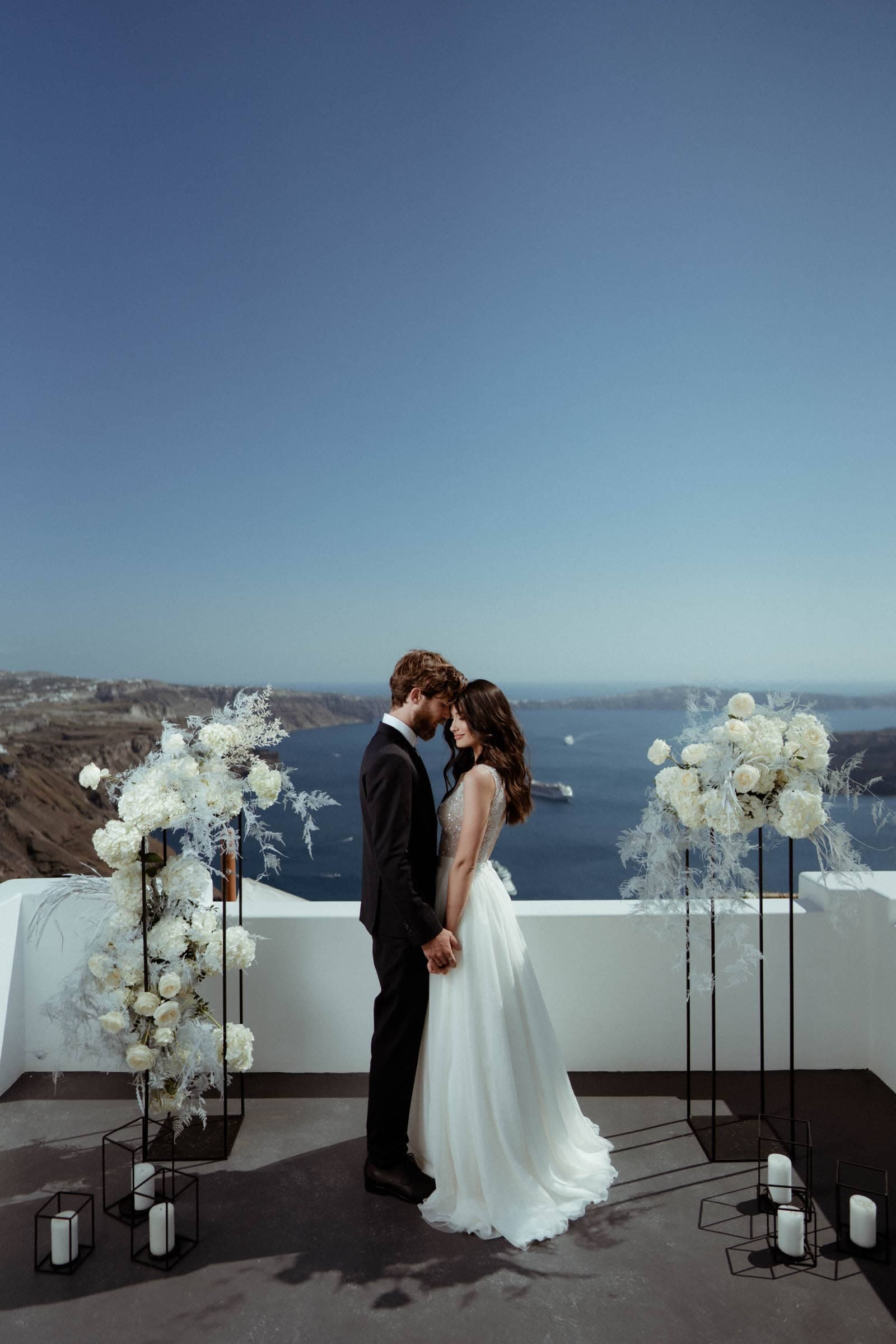 Wedding editorial photoshoot at Stella Rocca a mare. Wedding Santorini-6