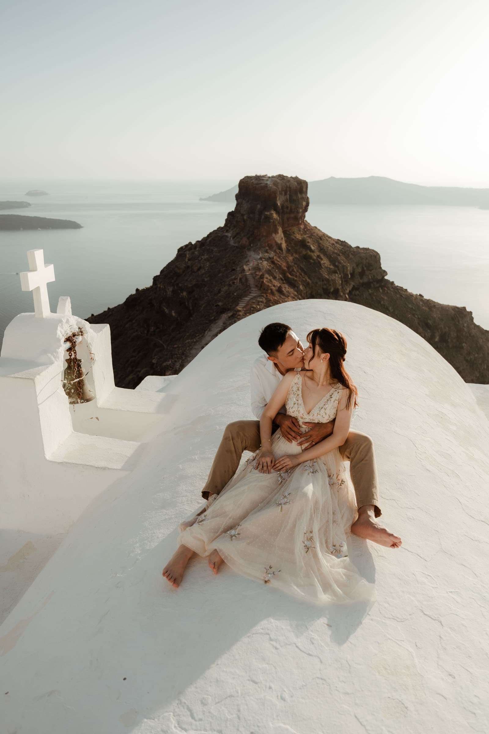 Jonathan & Be | Romantic couple session in Skaros rock Couple Sessions-16