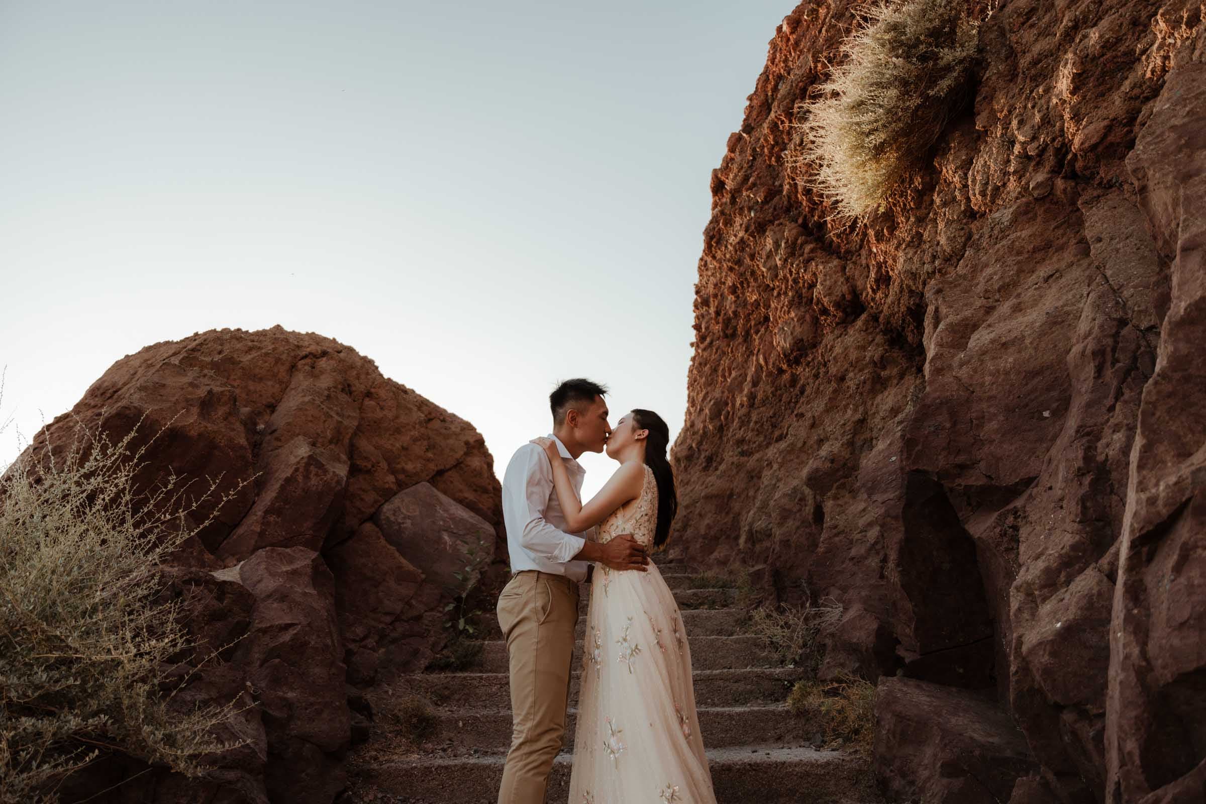 Jonathan & Be | Romantic couple session in Skaros rock Couple Sessions-24