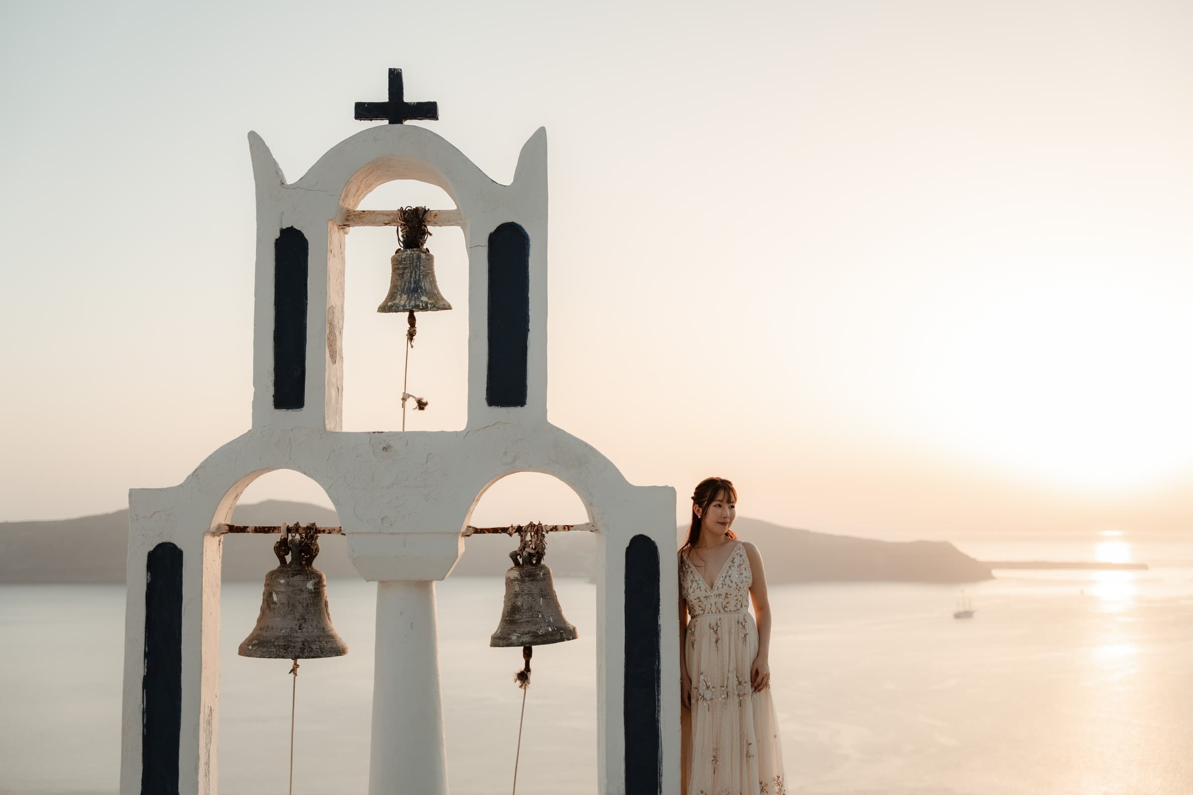 Jonathan & Be | Romantic couple session in Skaros rock Couple Sessions-28