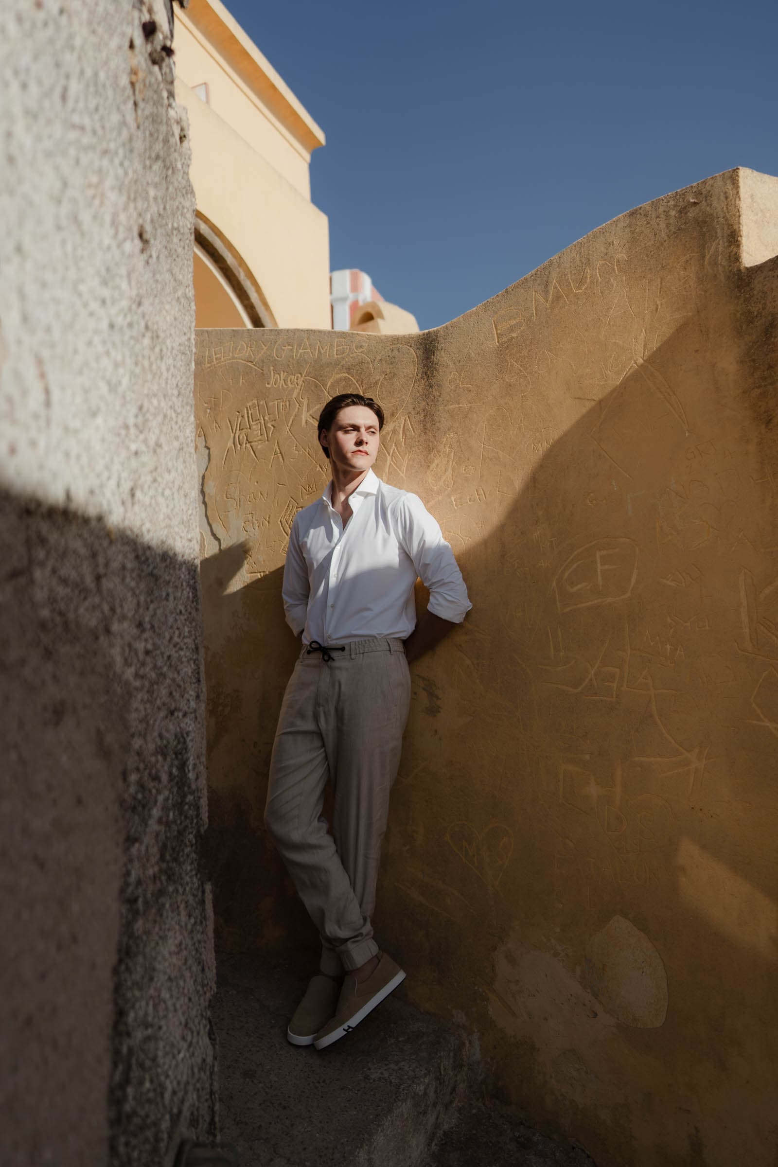 Alyshia and Julian | Santorini Couple Photoshoot in Pyrgos & Imerovigli Couple Sessions-8